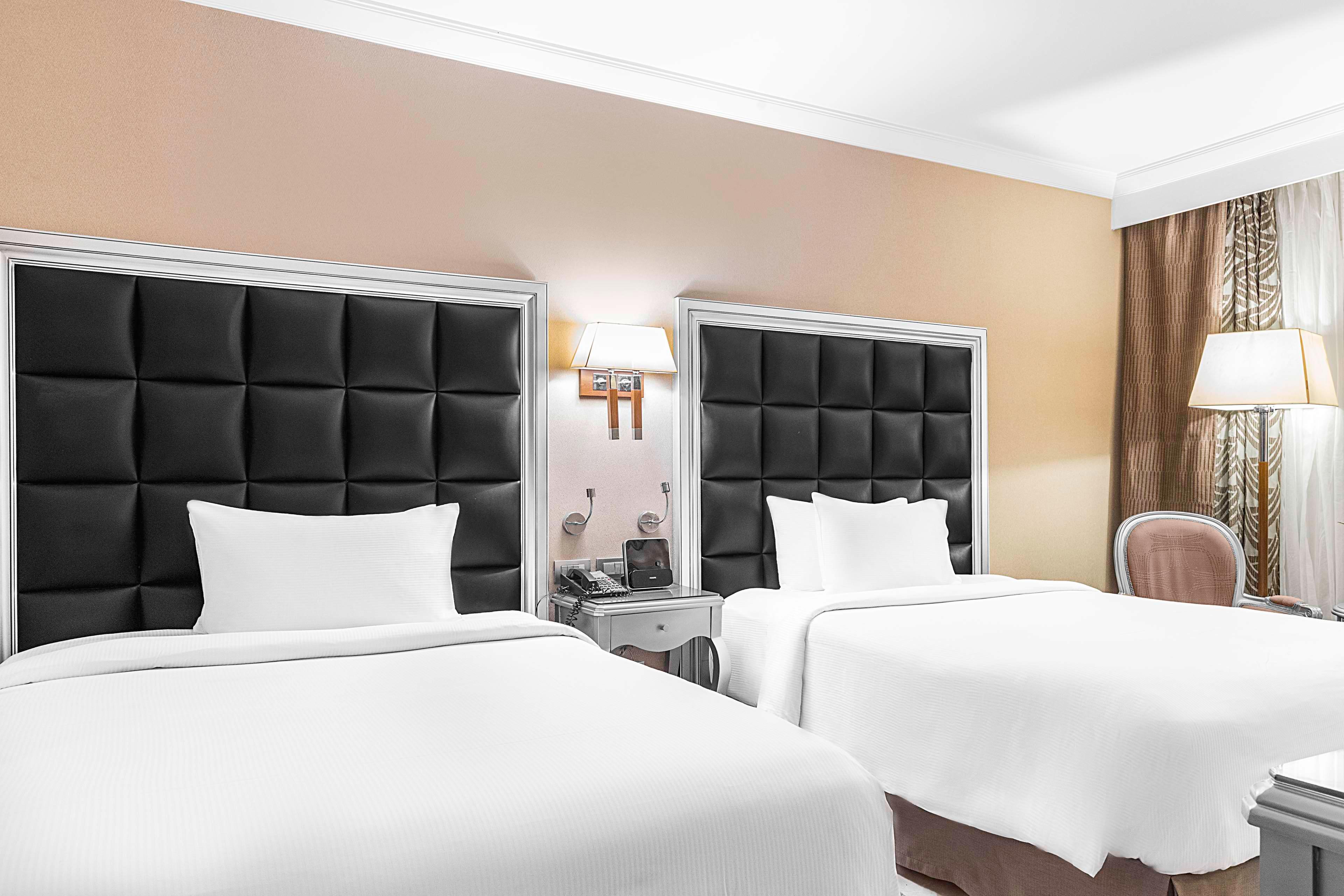 DELUXE, TWIN BEDS, FULL SEA VIEW