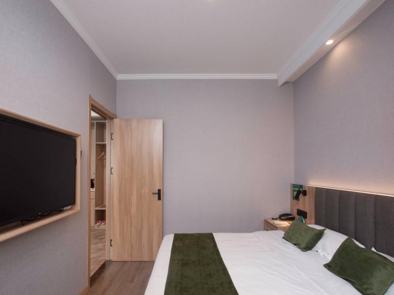 GreenTree Inn Anhui Hefei South High-speed Rail Station Fanhua Avenue Haiheng Express Hotel 22/46