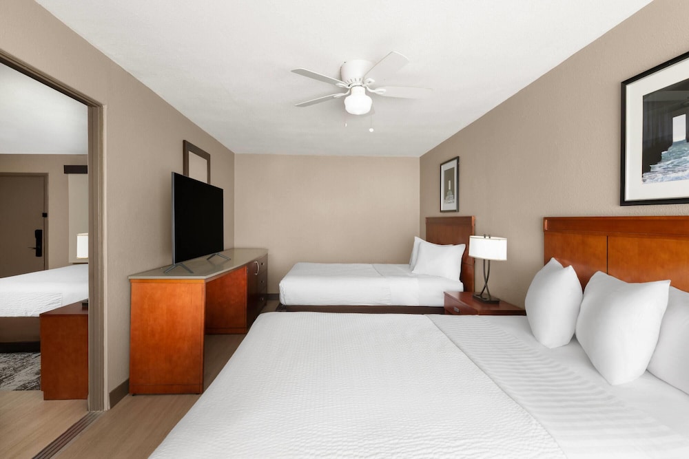 Travelodge by Wyndham Parker 25/67