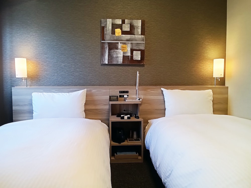 ROOM, TWIN BEDS