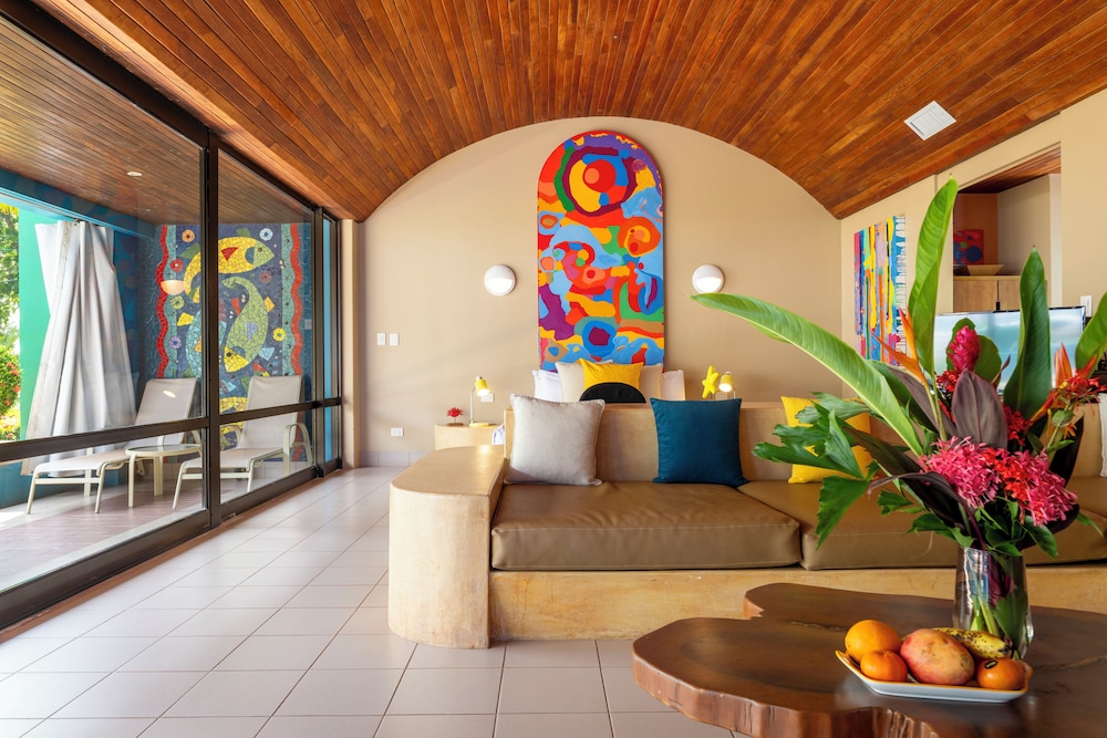 Alma Del Pacifico Hotel 8/50