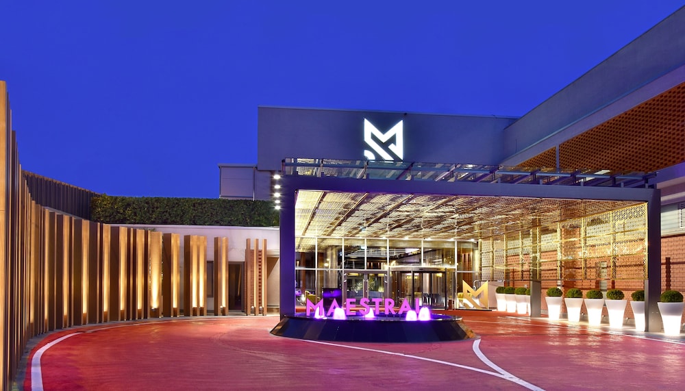Maestral Resort & Casino 40/50