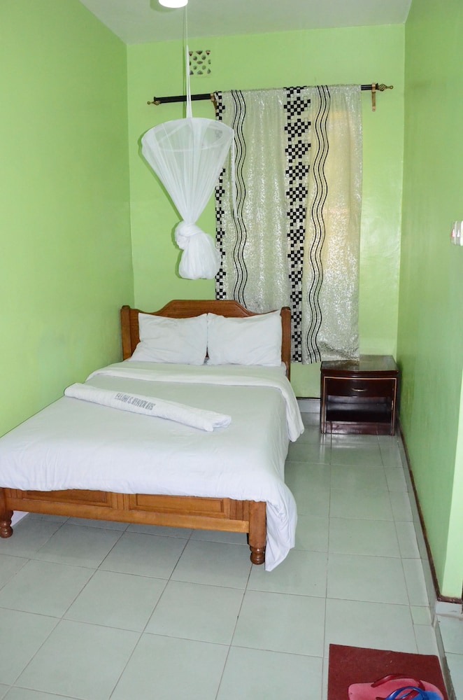 Sir Kanja's Hotel 6/24