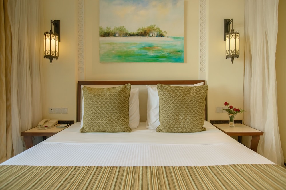 Sarova Whitesands Beach Resort and Spa 28/73