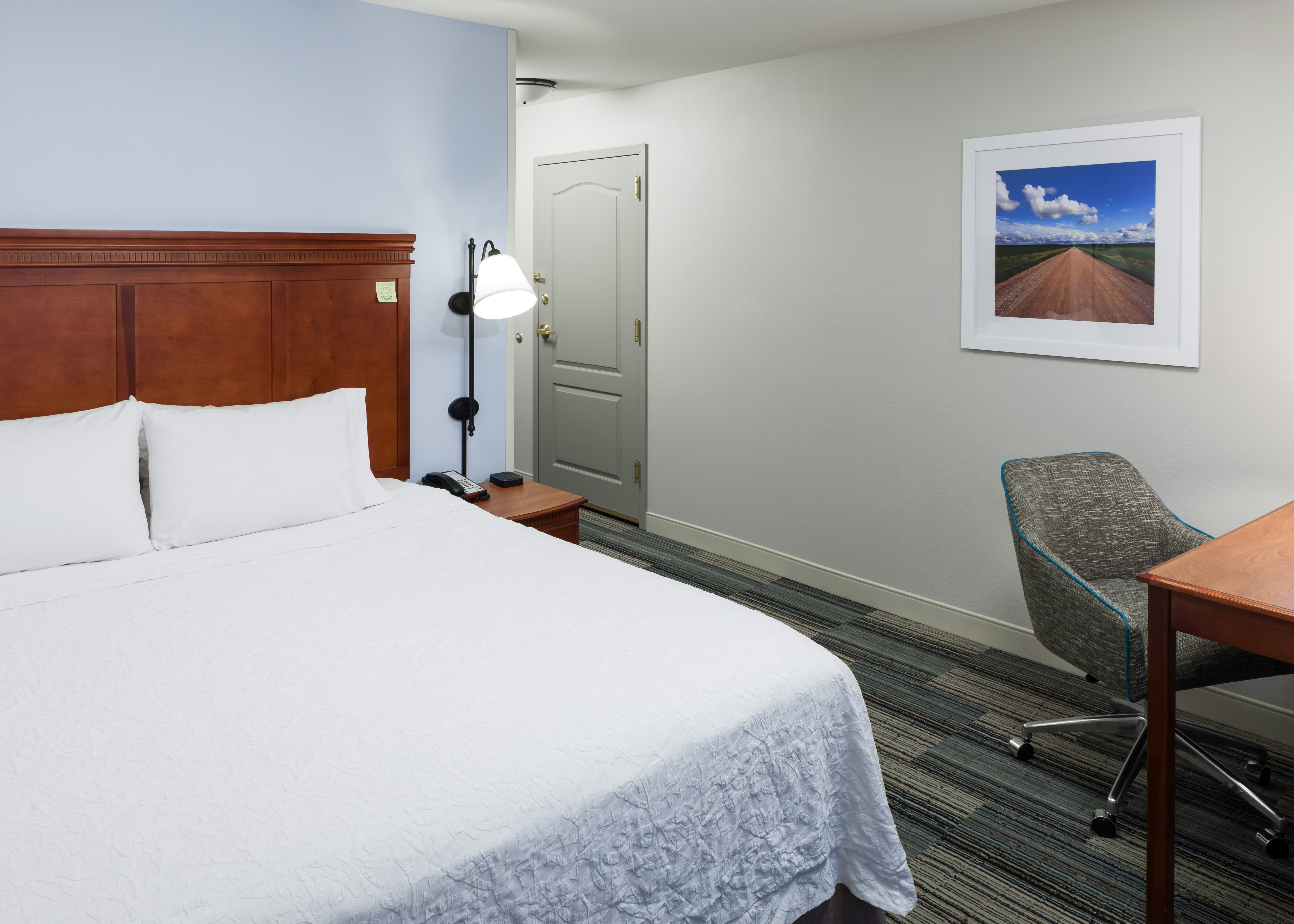 ROOM, KING BED