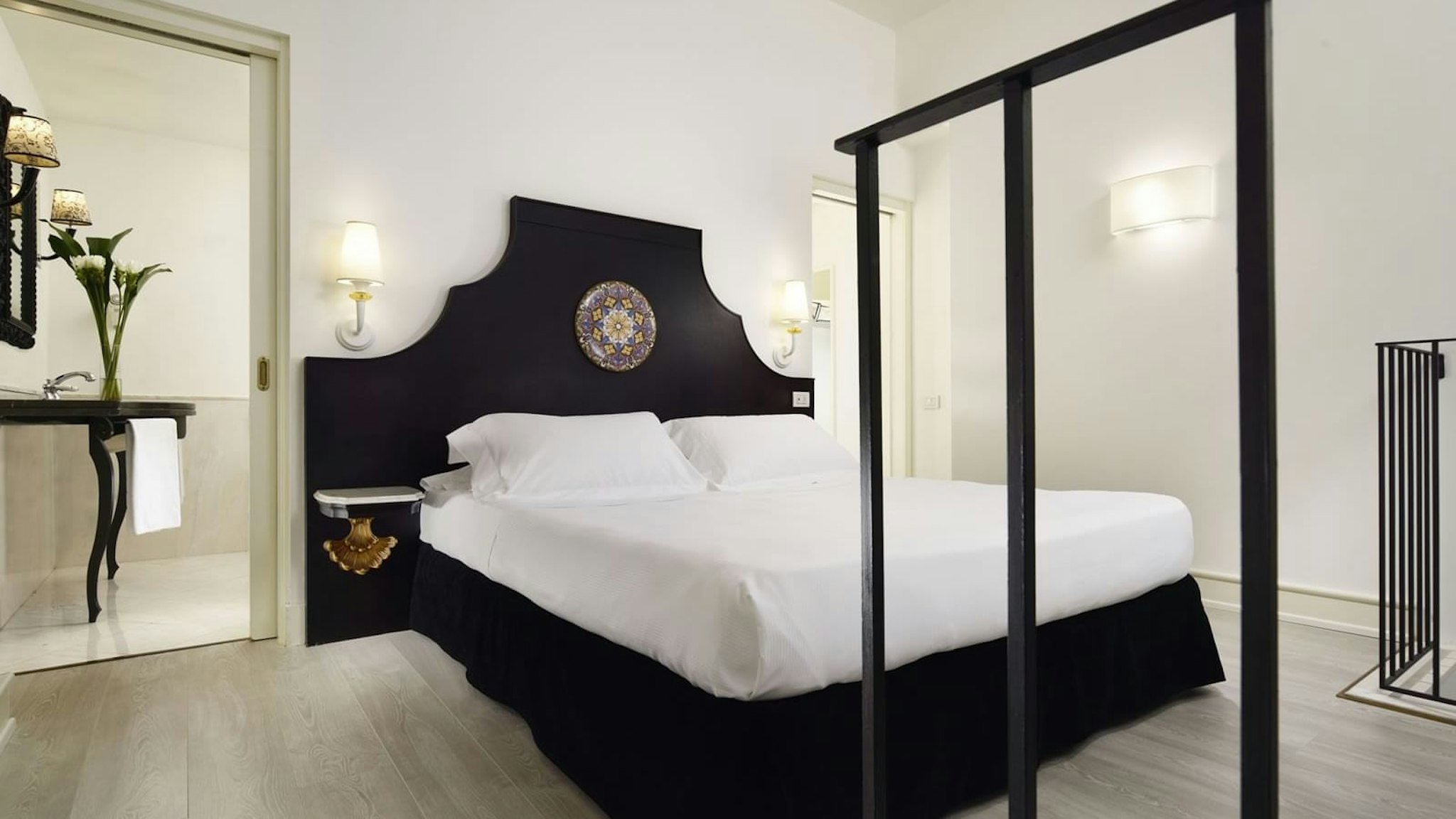 SUITE, DOUBLE BED