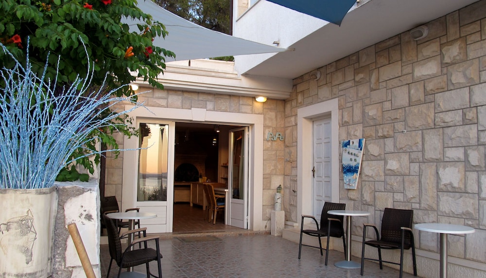 VILLA PAPE 29/50