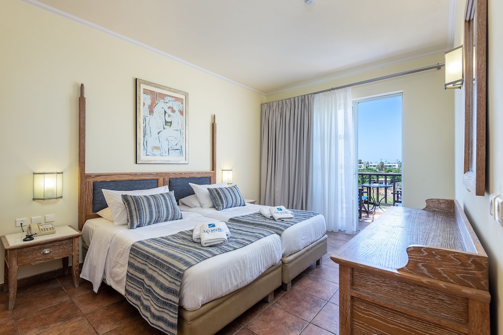 FAMILY SUITE, TWIN BEDS, 2 SOFA