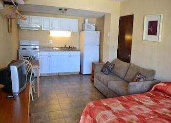 Casa Del Sole Motel 40/54