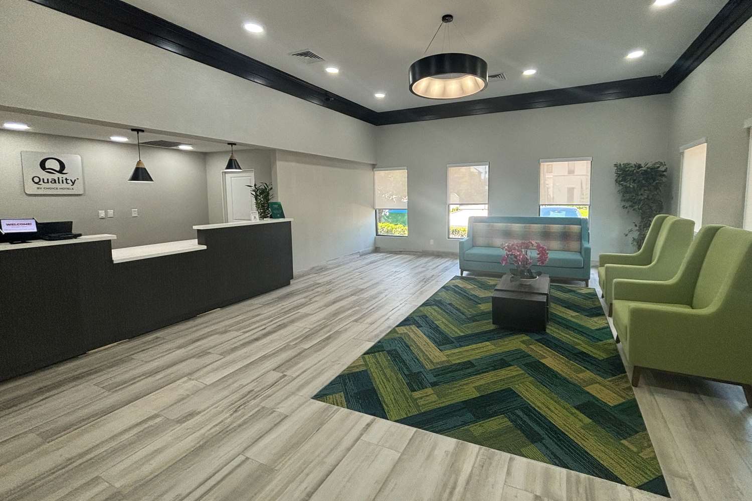 Quality Inn & Suites at Airport Blvd I-65 7/21