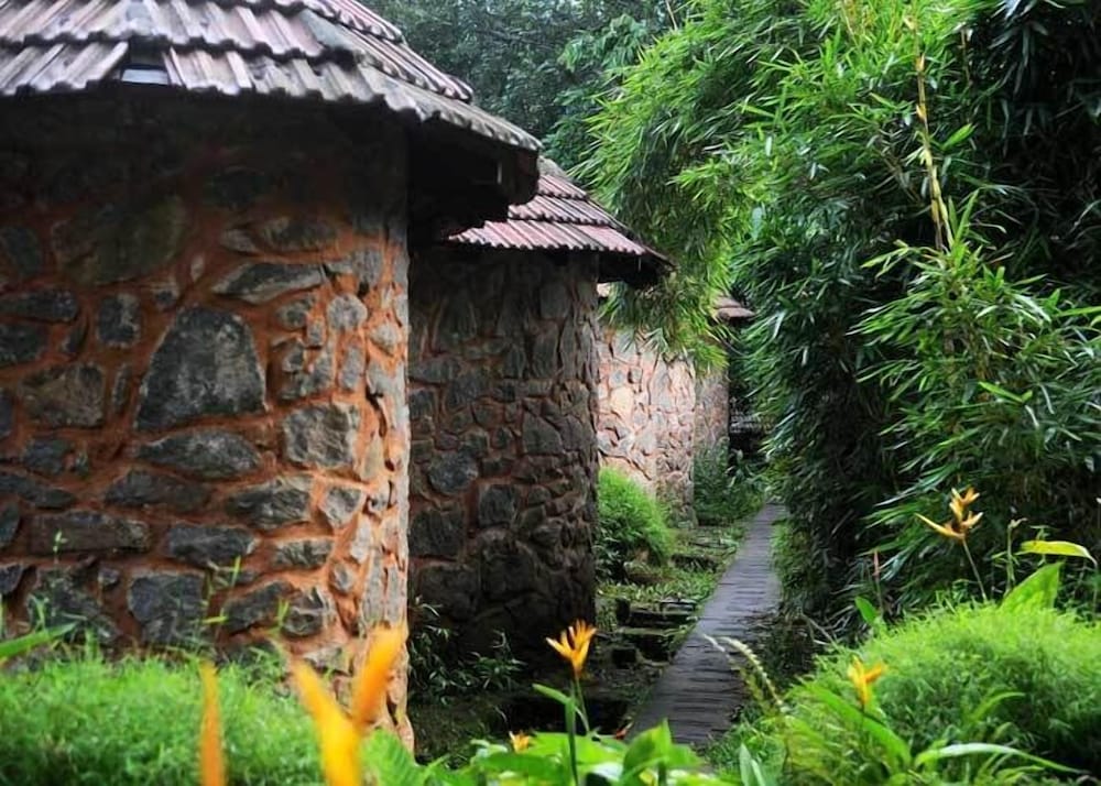VYTHIRI RESORT 50/55