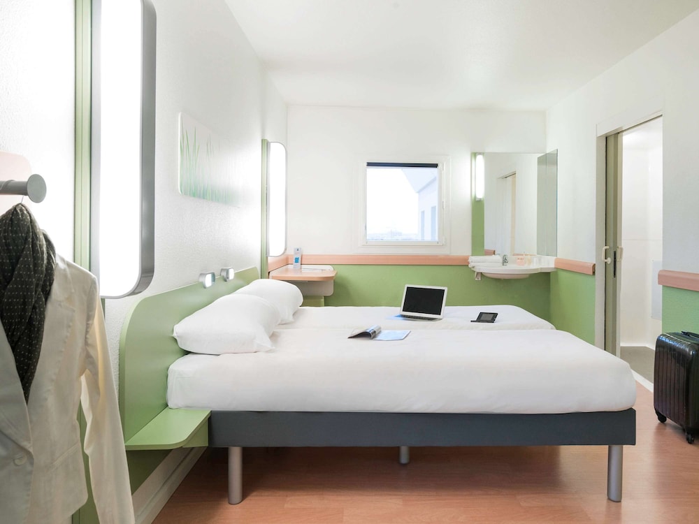 Ibis Budget Paris Porte De Montmartre 25/60