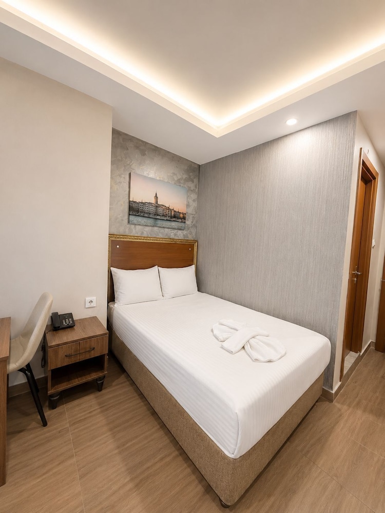 Hotel Real Life 19/74