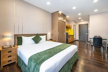 Basic, Studio, Queen Bed