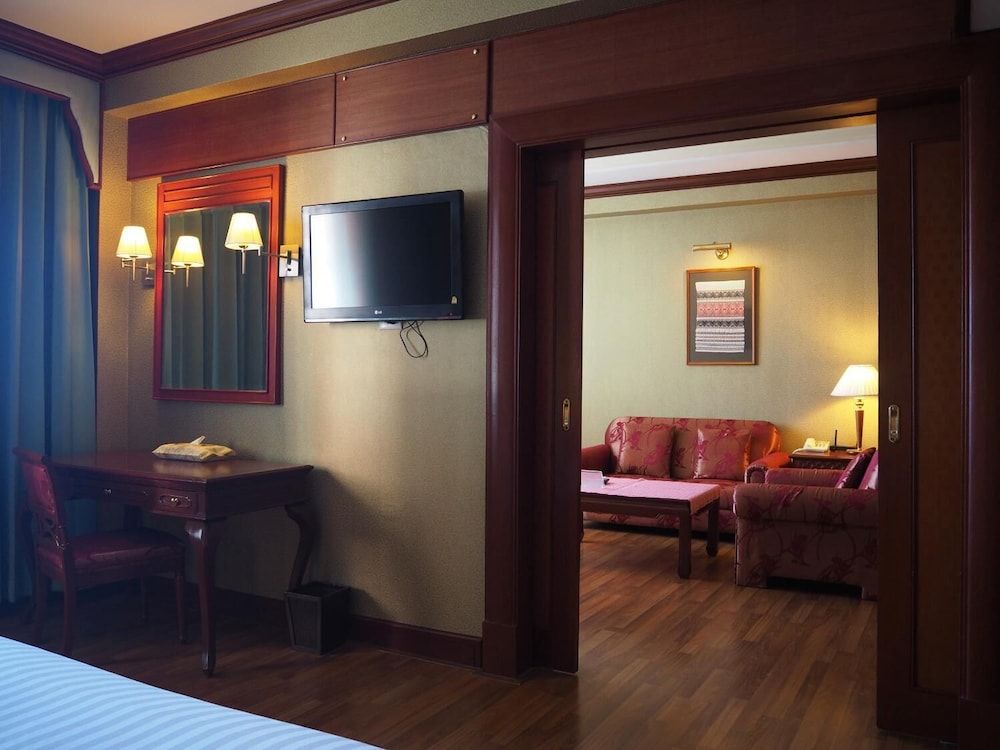 Charoenthani Khonkaen Hotel 41/56