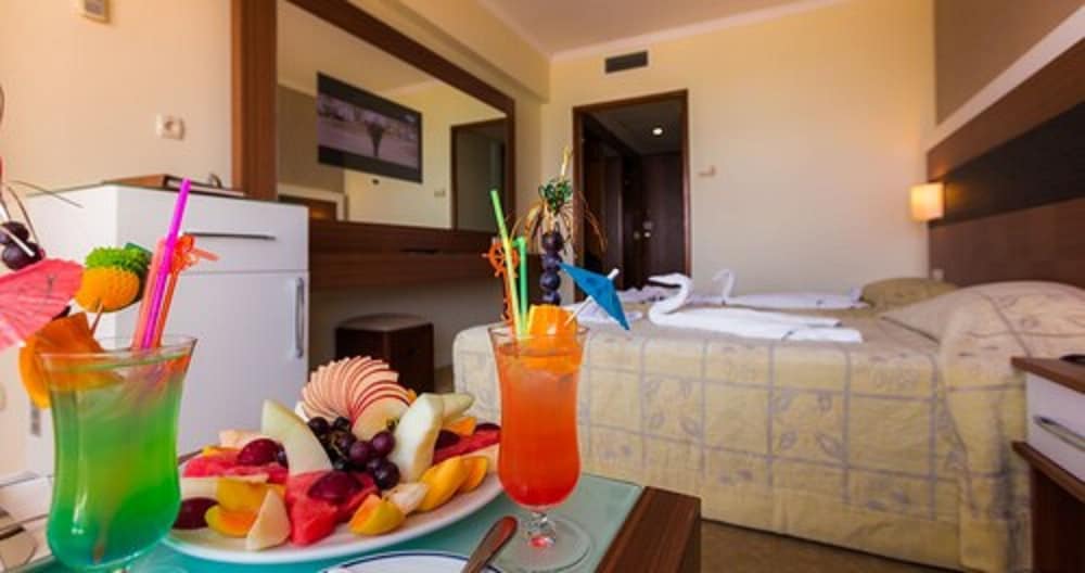 Derici Hotel 17/69