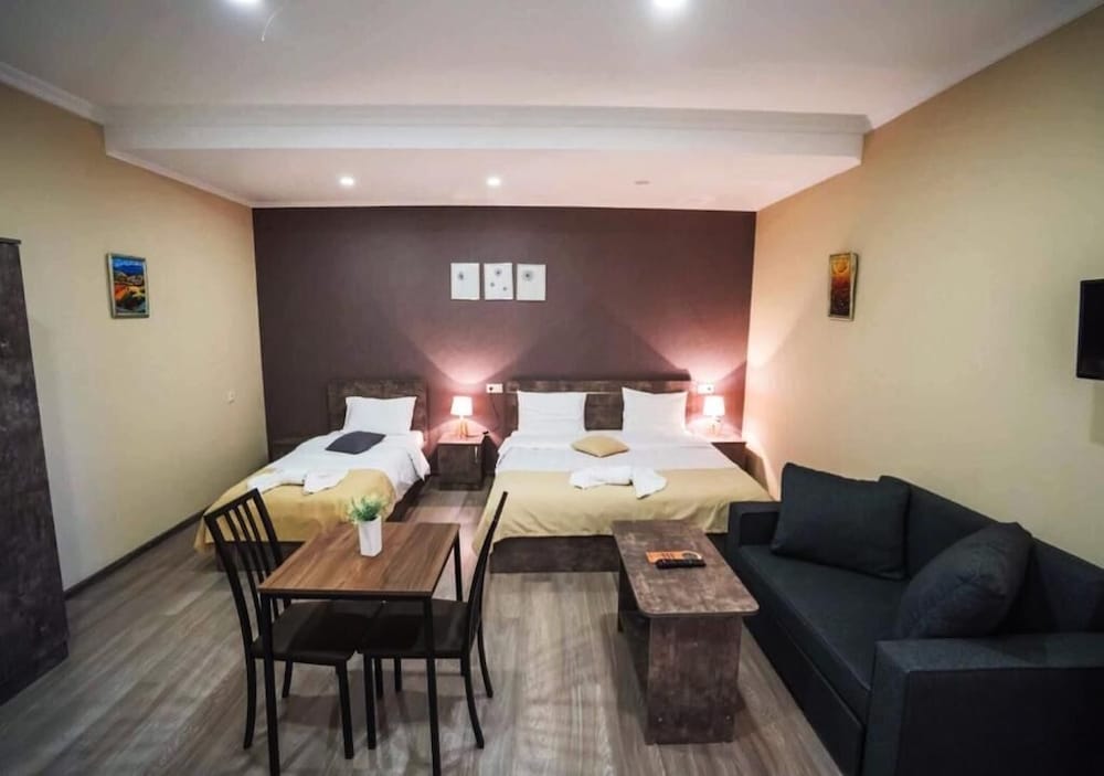 Nabadi Hotel 28/68