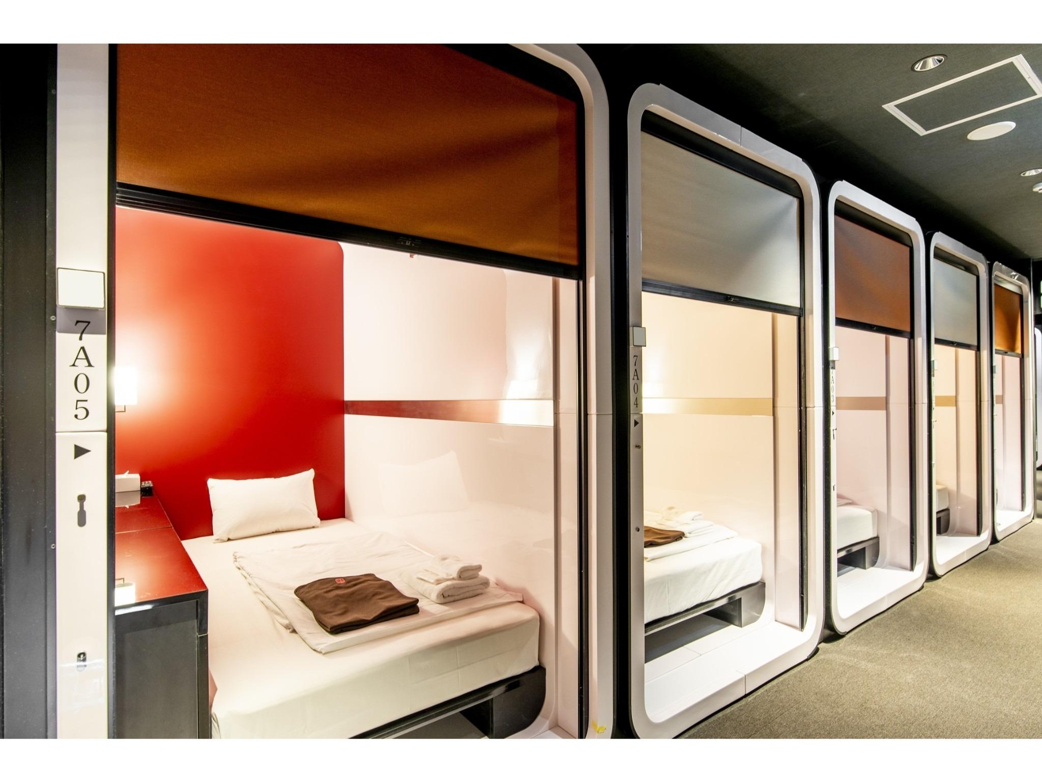 Female Only, Economy, Twin Beds