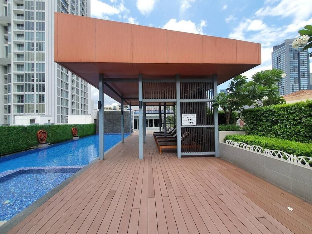 Dazzle Residence 40/47