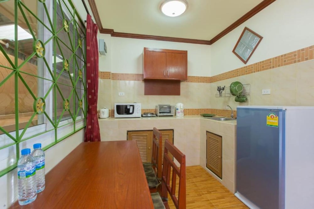 Patong Rai Rom Yen Resort SHA 11/50