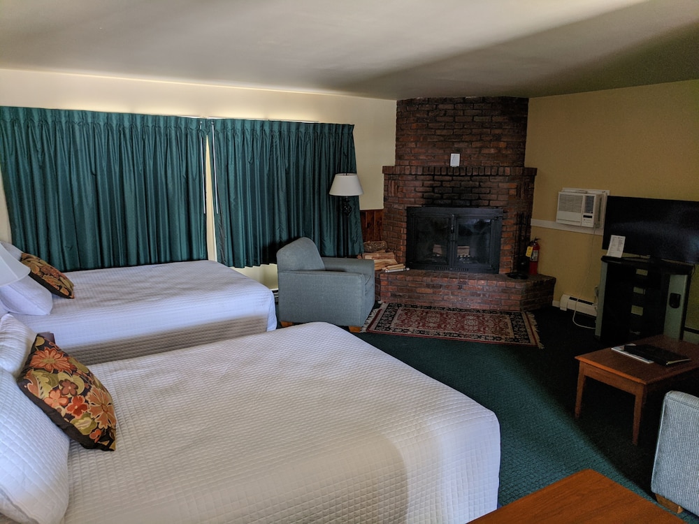 Stowe Motel Snowdrift 15/65