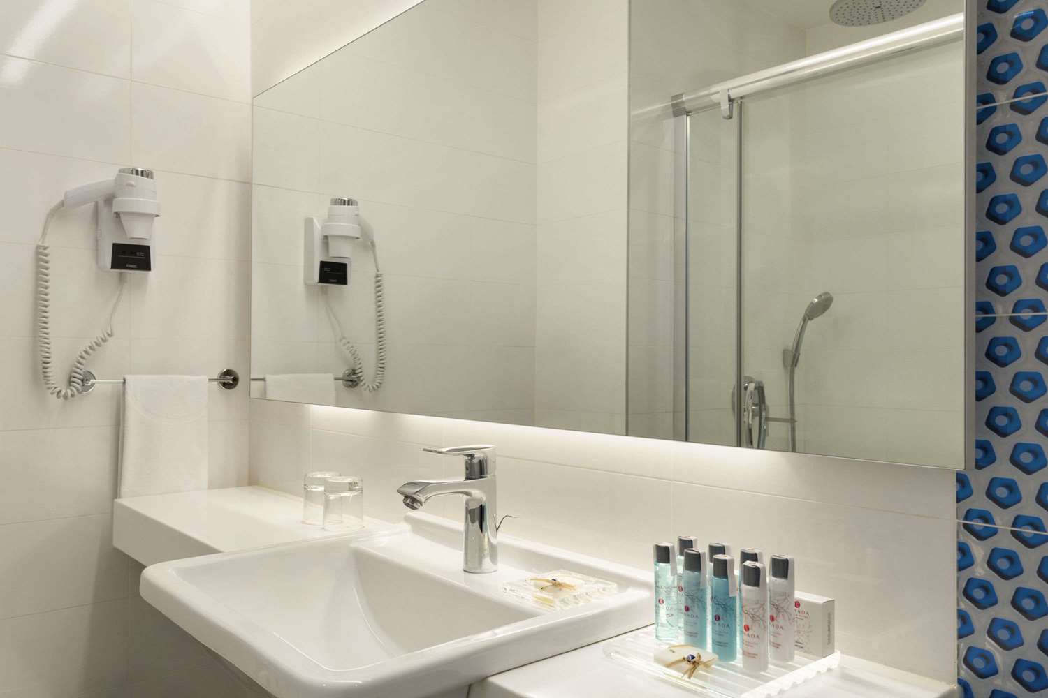 Ramada Hotel & Suites by Wyndham Izmir Kemalpasa 12/12