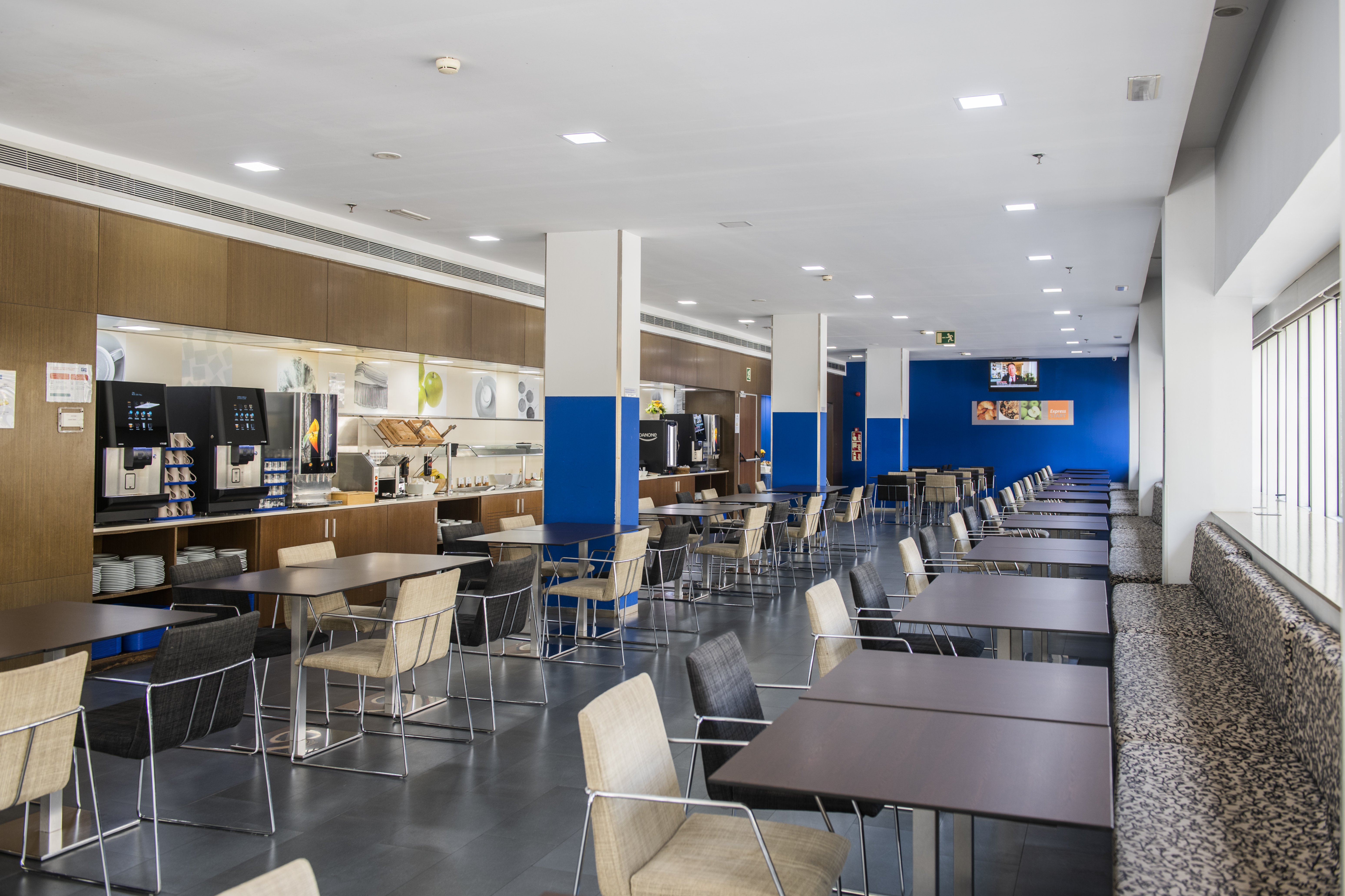 Holiday Inn Express Barcelona City 22at 58/72
