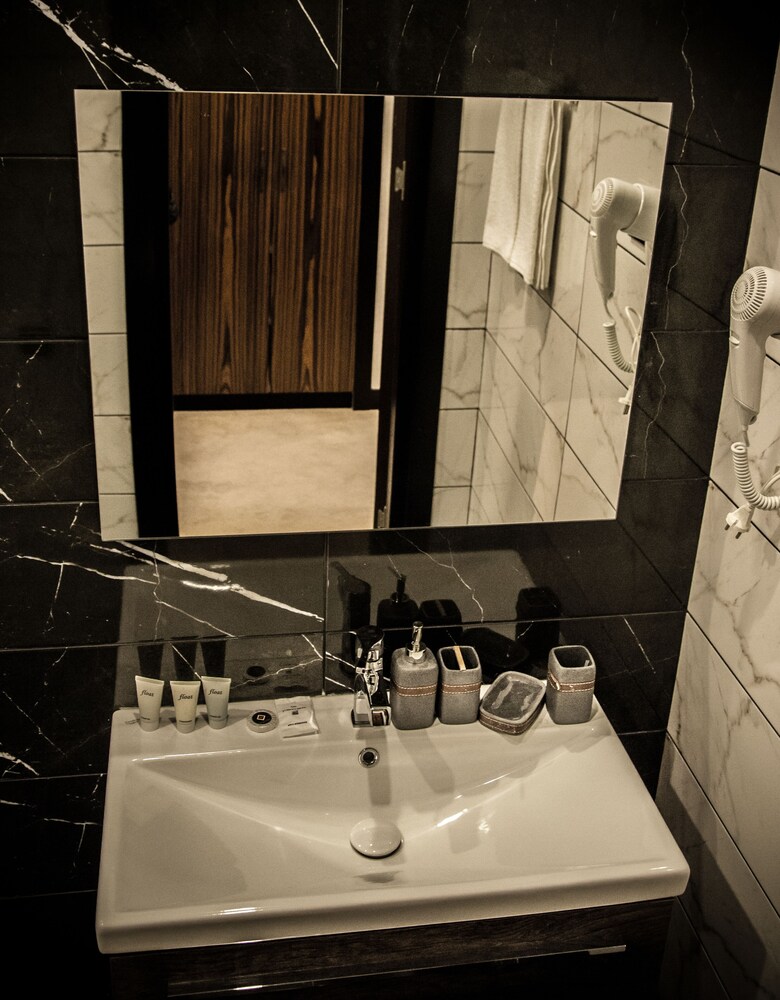 Hillmond Hotel Baku 59/61