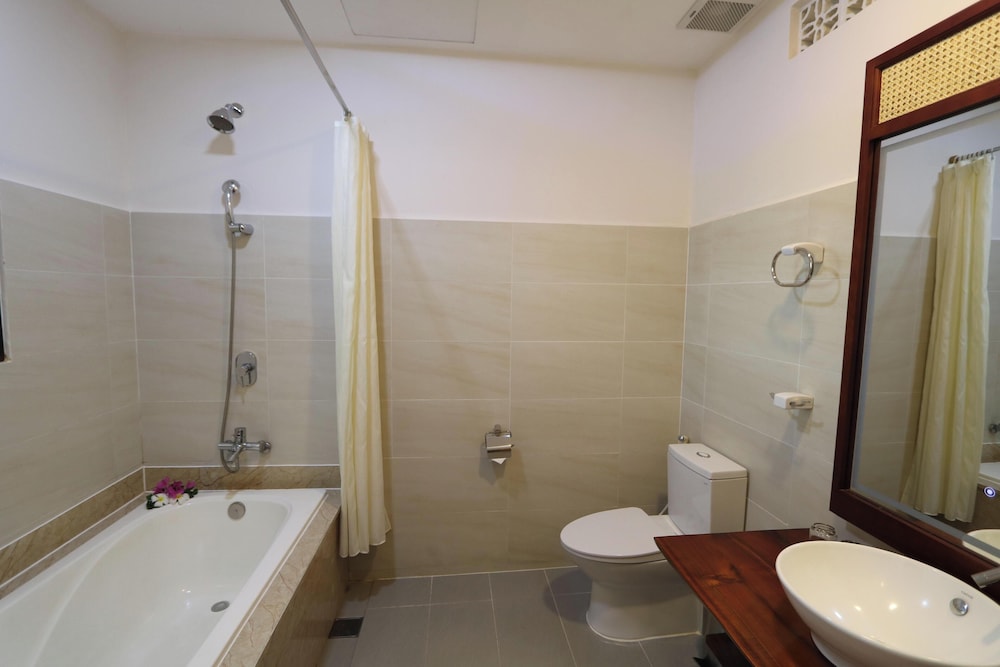 Bamboo Village Beach Resort and Spa 44/45