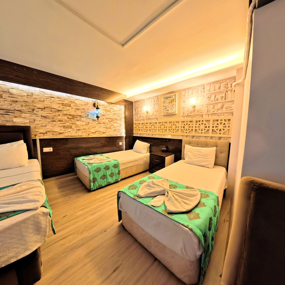 4 BEDROOMS, COMFORT, QUADRUPLE, POOL VIEW, BALCONY