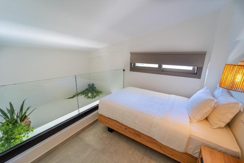 Niso Skiathos 74/103