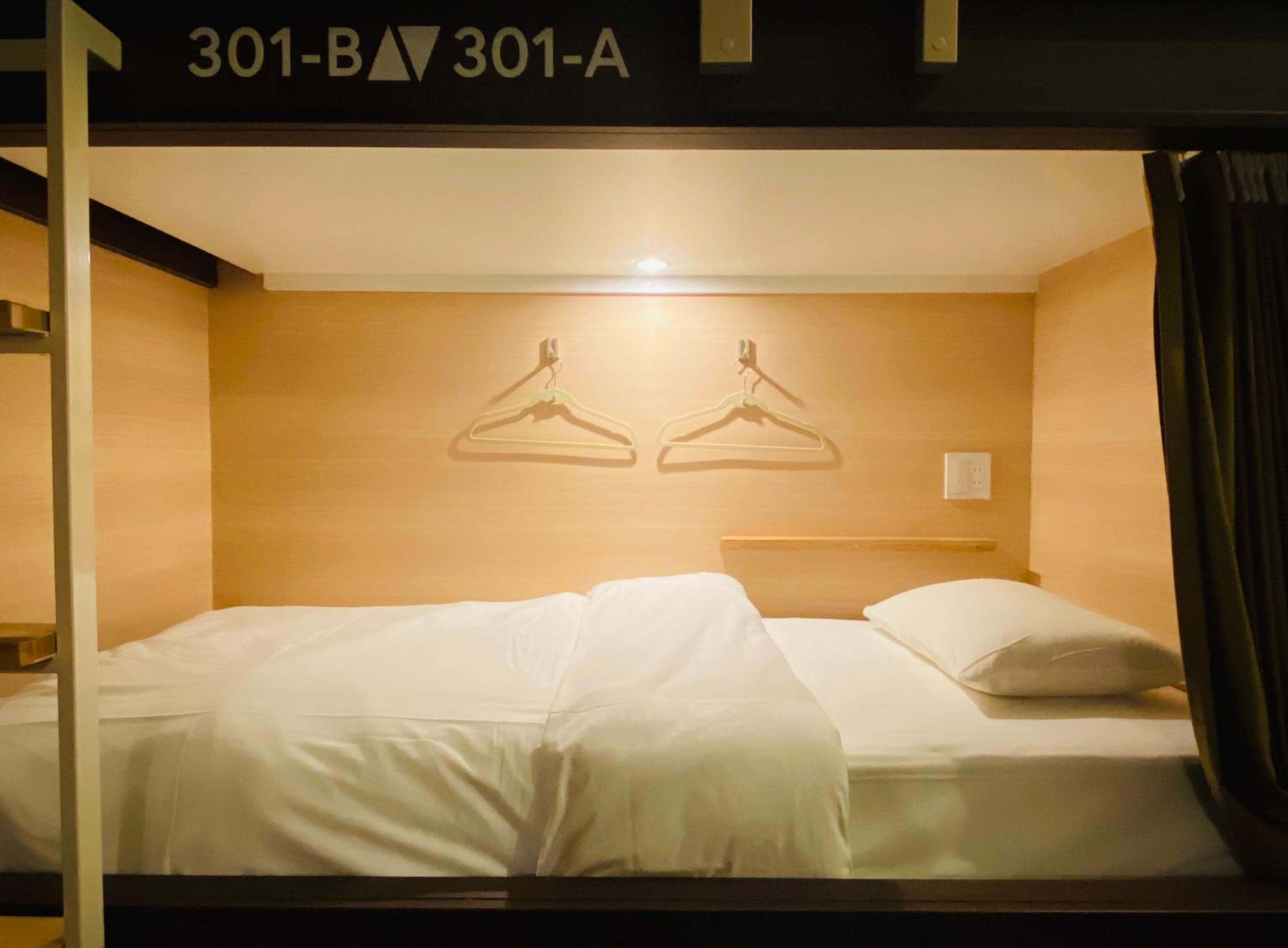 Female Dorm, Female Only, Standard