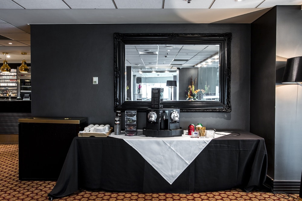 Mercure Sydney Bankstown 41/49