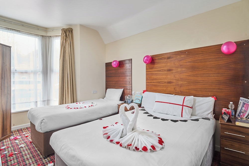 Lucky 8 Hotel 31/64
