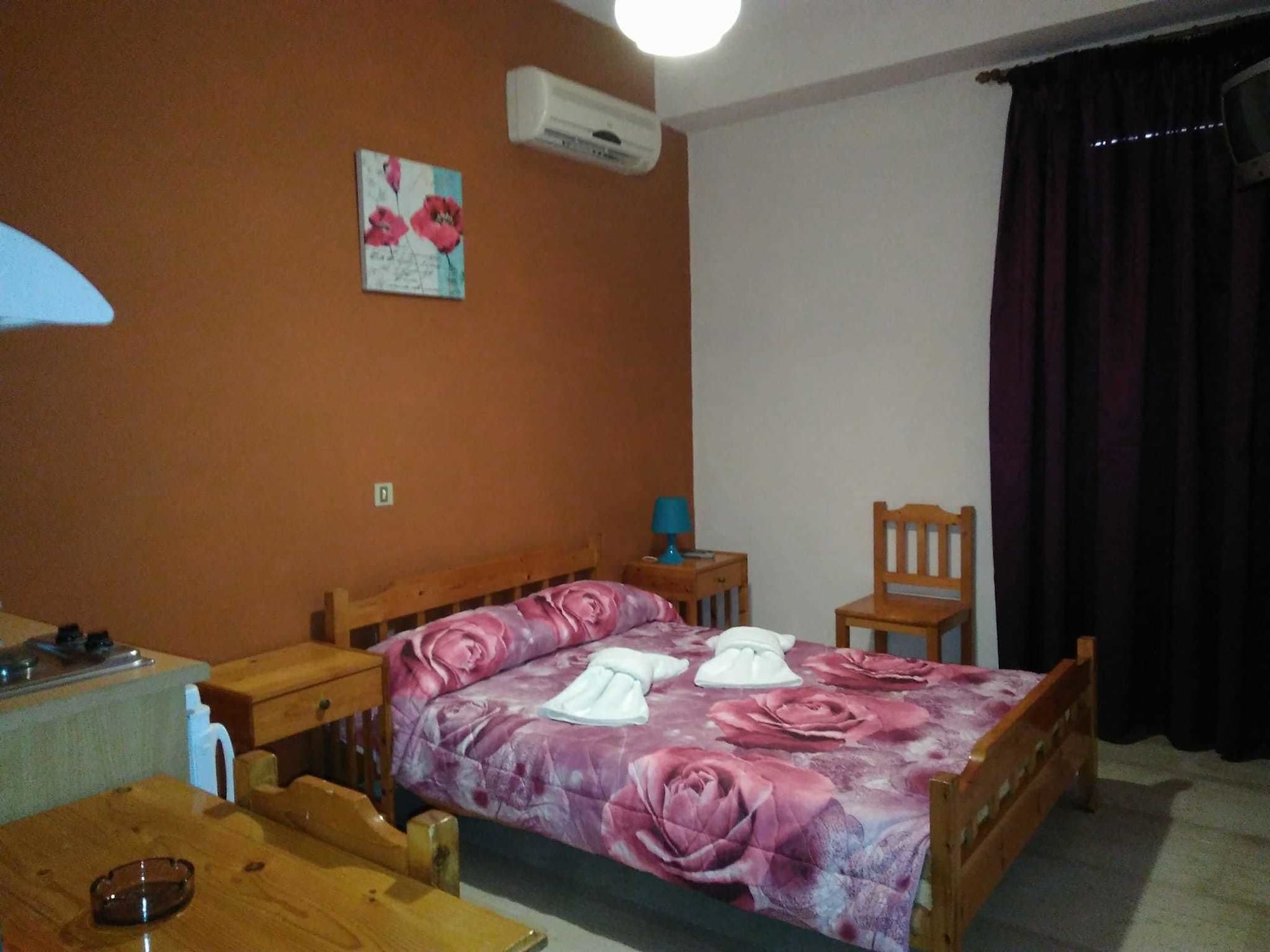 STUDIO, DOUBLE BED
