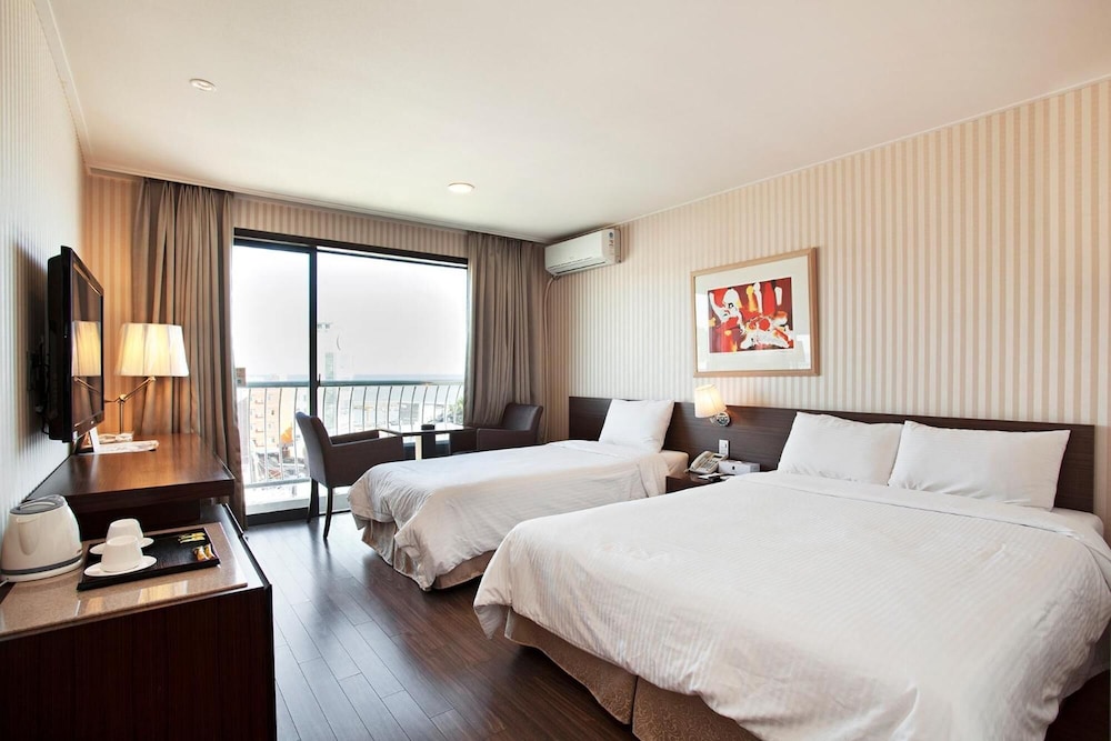 Song Jung Hotel 11/25