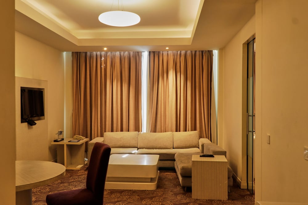 Park Plaza Faridabad. 24/64