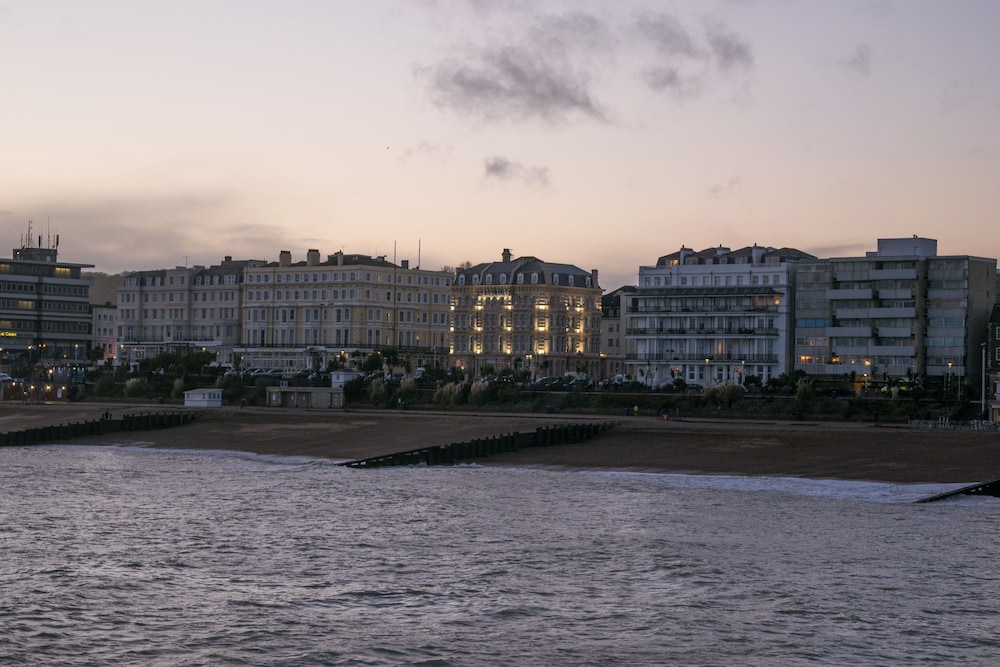 The Chatsworth Hotel 47/50