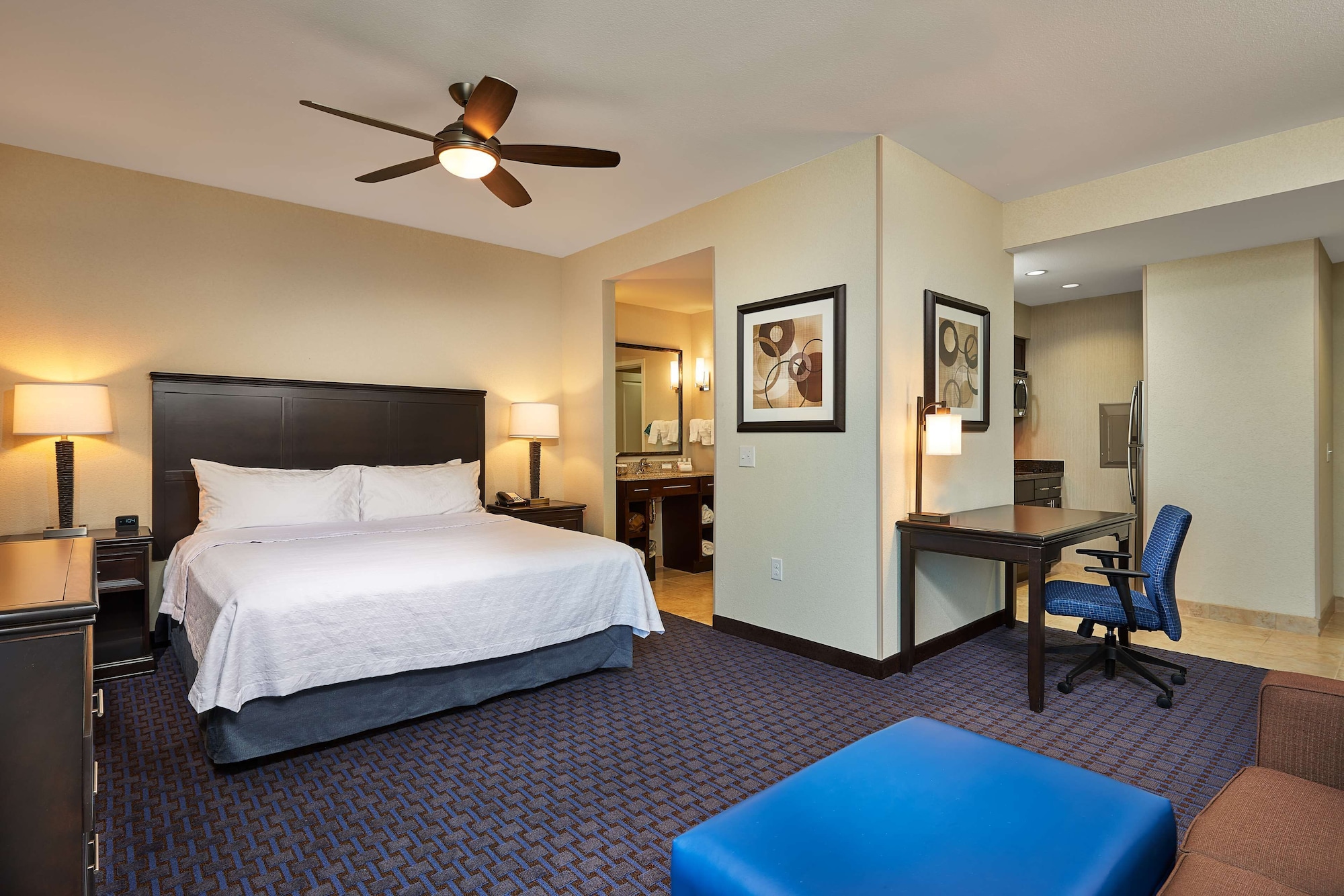 Studio, King Bed, Sofa, Accessible