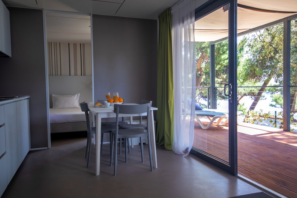 Arena Stoja Camping Homes 10/50