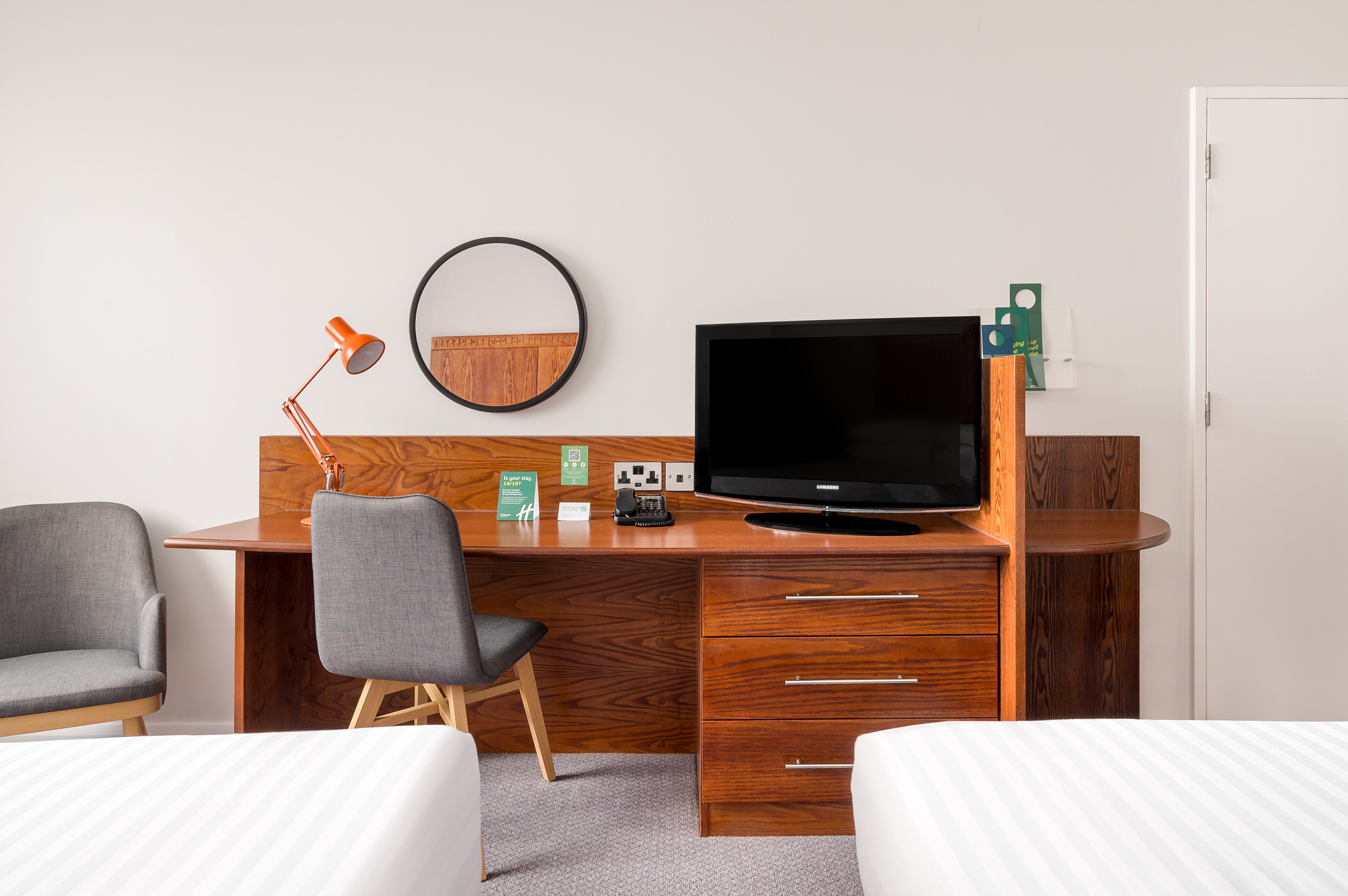 HOLIDAY INN NORTHAMPTON 41/50