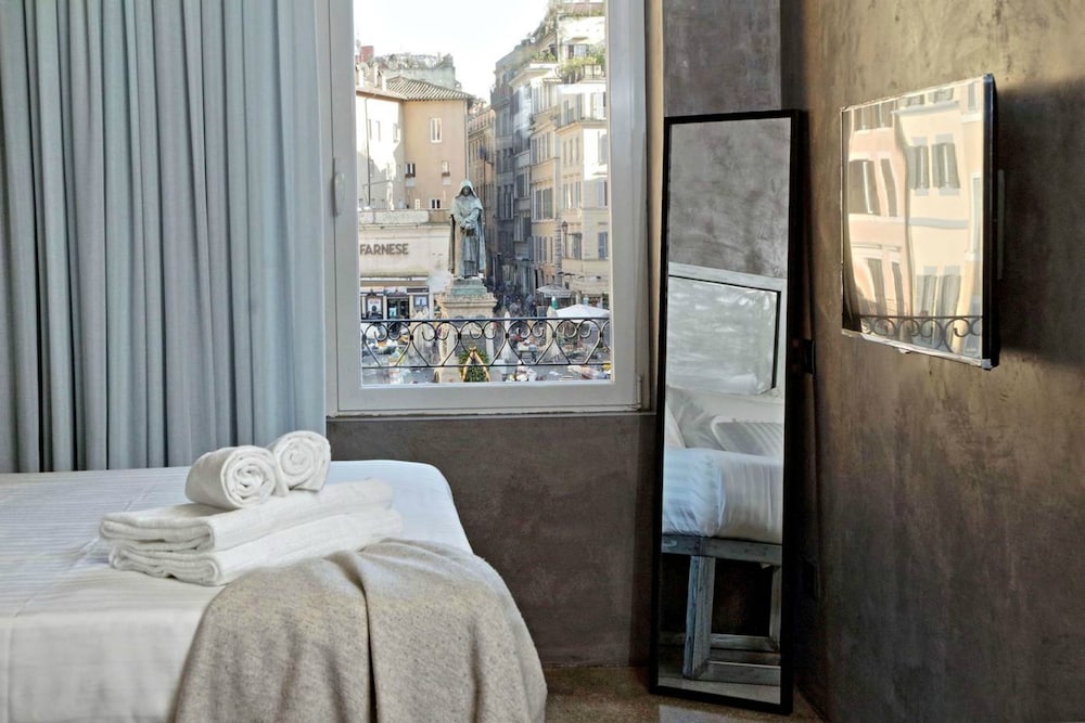 SUPERIOR, DOUBLE BED, CITY VIEW