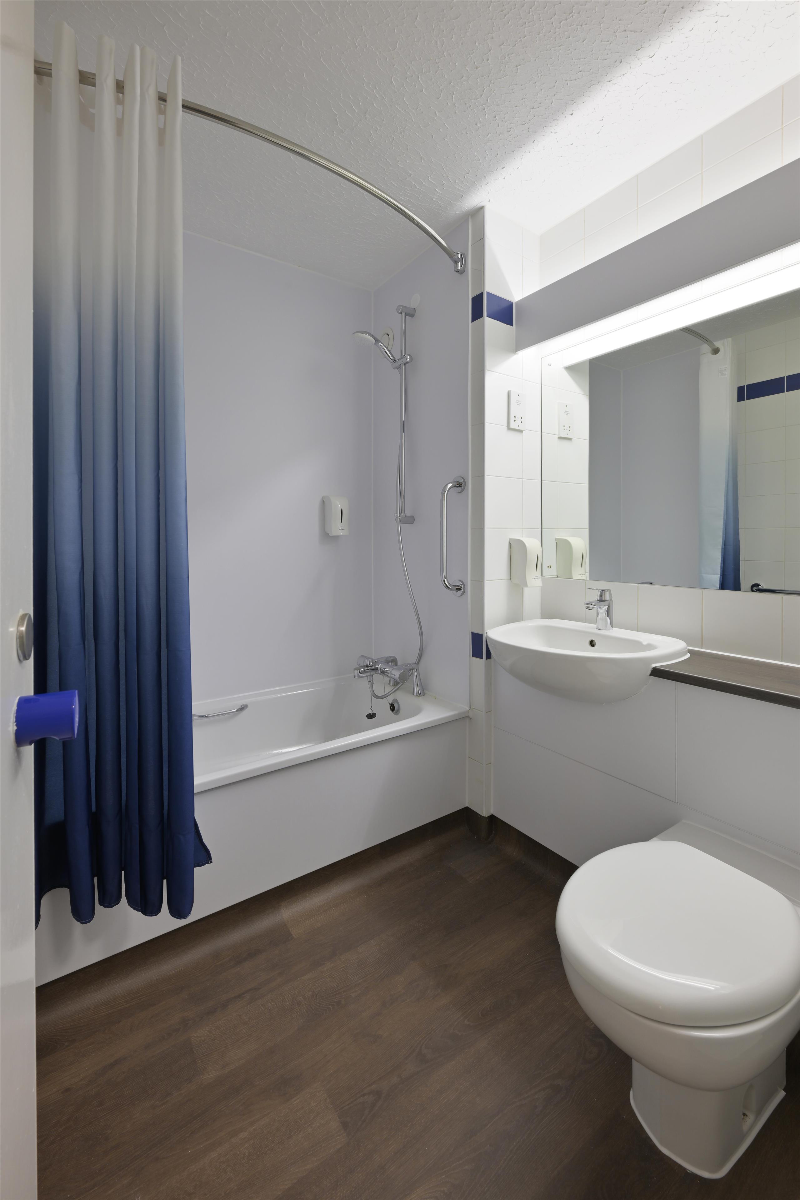 Travelodge Stonehouse 29/29