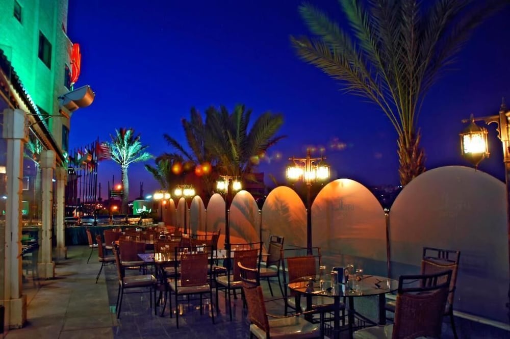LARSA HOTEL 40/48
