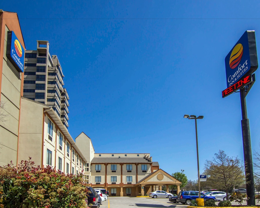 Comfort Inn & Suites Love Field Dallas Market Center 18/37