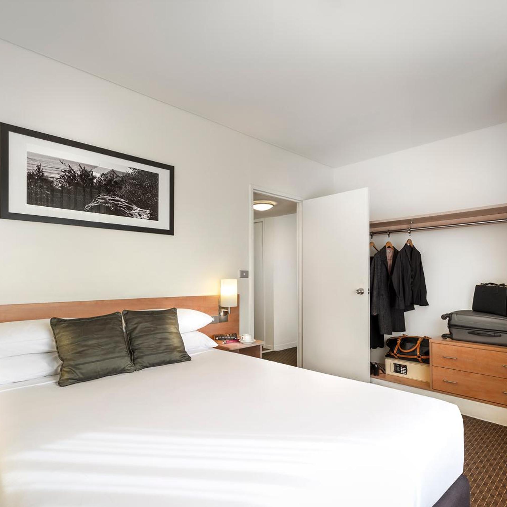 2 Bedrooms, Apartment, King Bed