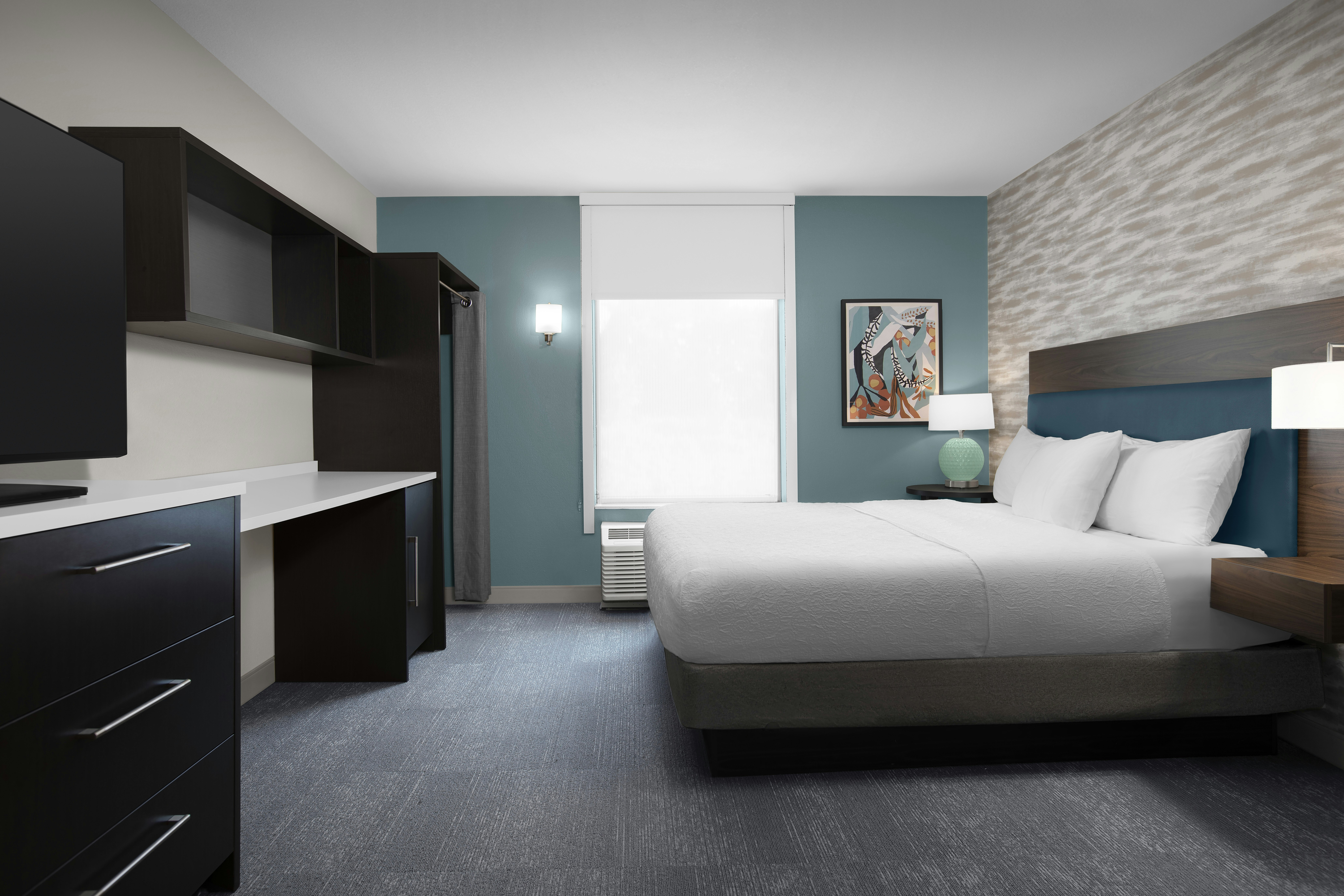 STUDIO, SUITE, KING BED