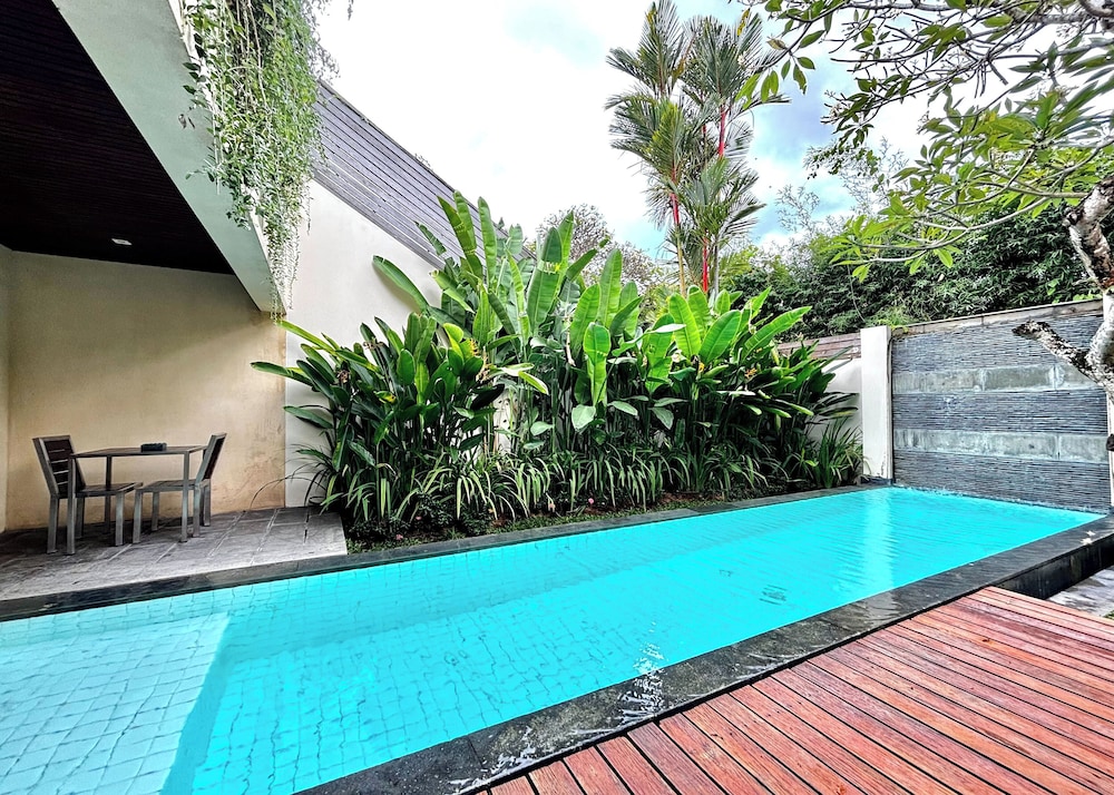 Bali Island Villa & Spa 82/88