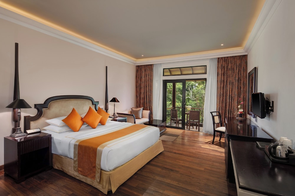 LUXURY, TWIN BEDS