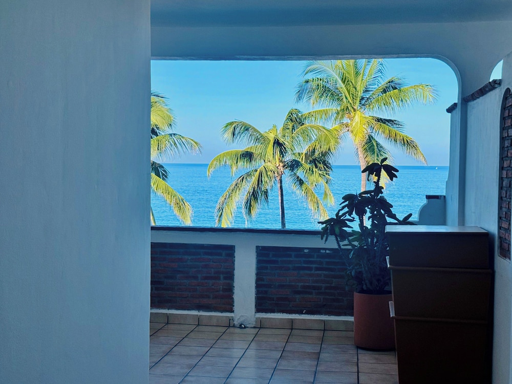 Hotel Tropicana Vallarta 5/50